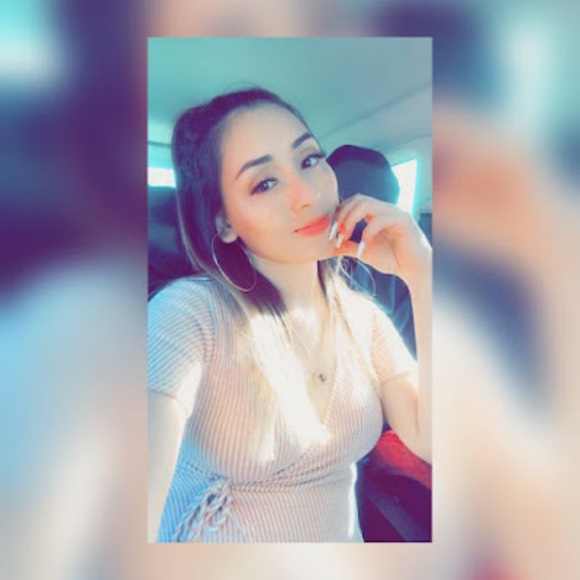 Meet your Posher, Alejandra - Picture 1 of 1